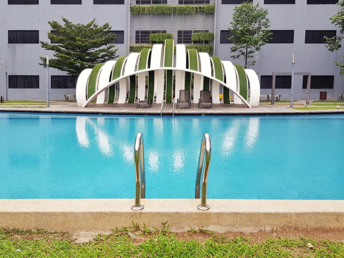 No.7 The Zebra @ Puchong Skypod Residence Экстерьер фото