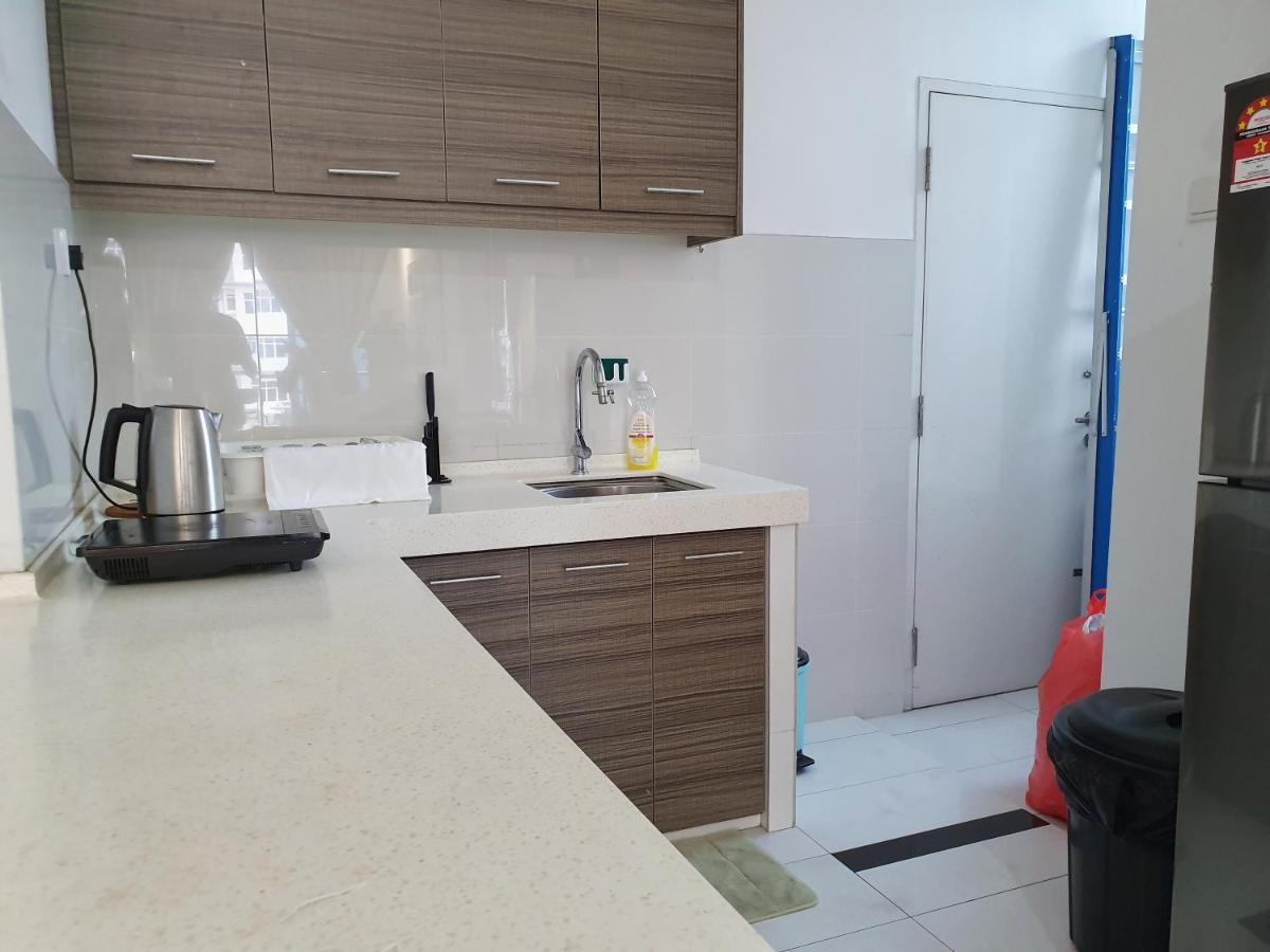 No.7 The Zebra @ Puchong Skypod Residence Экстерьер фото